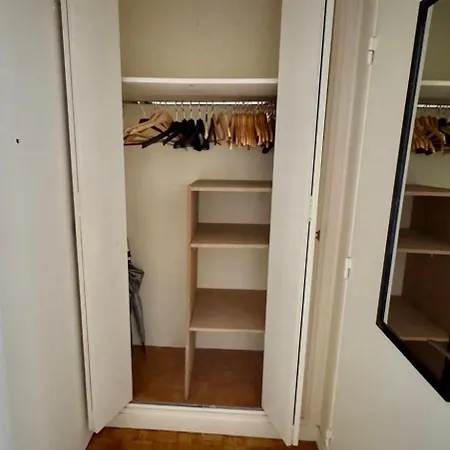 アパート Joli Parisien パリ